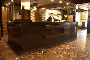 Sarawan Hotel