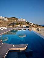 La Vitalite Luxury Villa in Paros