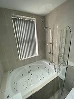 Immaculate 1-bed Lux Apartment in Wolverhampton