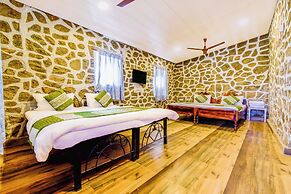Hotel Castle Rock Mount Abu by SAH