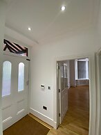 Charming 2-bed Apartment in Wolverhampton