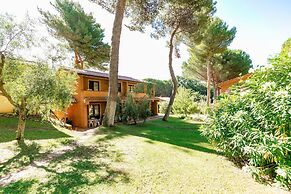 Residence with pool in Guardistallo