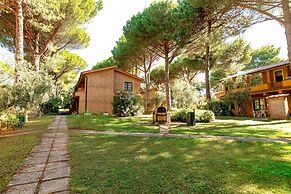 Residence with pool in Guardistallo