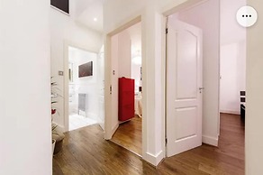 Super Large Apartment in London for Larger Groups