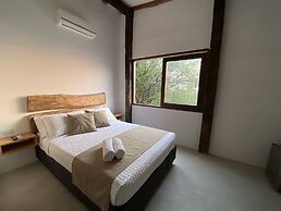 Akela Gaira Hotel
