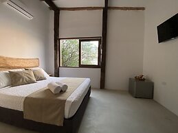 Akela Gaira Hotel