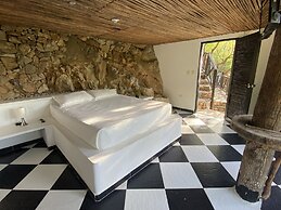 Akela Gaira Hotel