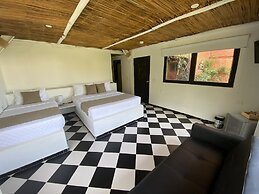 Akela Gaira Hotel