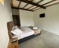 Akela Gaira Hotel
