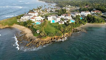 Peninsula Esmeralda Luxury Hotel & Villas