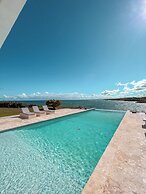 Peninsula Esmeralda Luxury Hotel & Villas