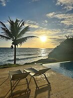 Peninsula Esmeralda Luxury Hotel & Villas