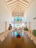 Peninsula Esmeralda Luxury Hotel & Villas