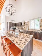 Peninsula Esmeralda Luxury Hotel & Villas