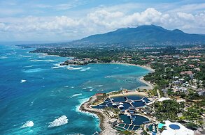 Peninsula Esmeralda Luxury Hotel & Villas