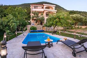 Villa Marco Polo With Swimming Pool