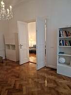Family Apartment Charlottenburg