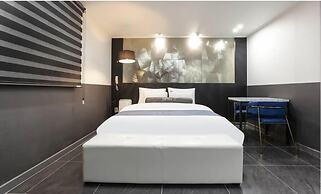 ON & OFF HOTEL