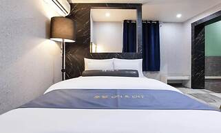 ON & OFF HOTEL