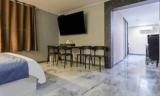 ON & OFF HOTEL