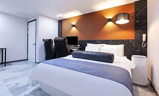 ON & OFF HOTEL