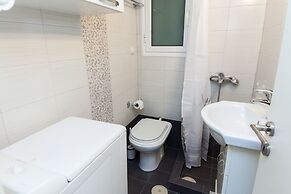 Vironas Chic Sleek Modern Studio