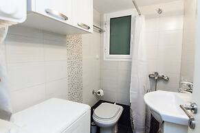 Vironas Chic Sleek Modern Studio