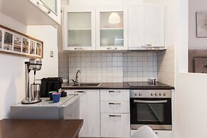 Vironas Chic Sleek Modern Studio