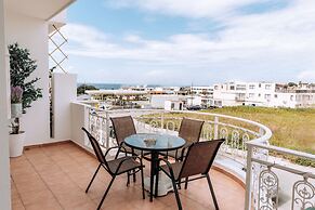Phaedrus Living Harmony Seaview Flat