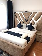 Lux Suites Spring Garden Apartments