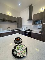 Impeccable 1 Bed Apartment in Wolverhampton