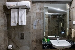 Agora Boutique