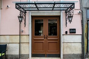 Agora Boutique