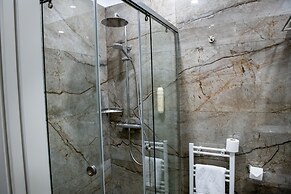 Agora Boutique