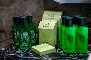 Agora Boutique