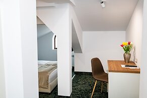 Agora Boutique