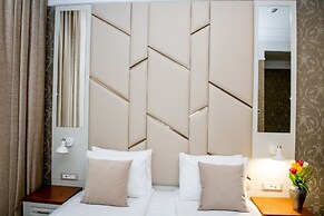 Agora Boutique