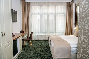 Agora Boutique