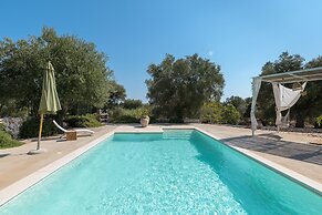 Trullo Chiara con piscina by Wonderful Italy