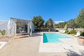 Trullo Chiara con piscina by Wonderful Italy