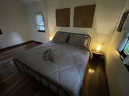 Vanara Bungalows & Restaurant
