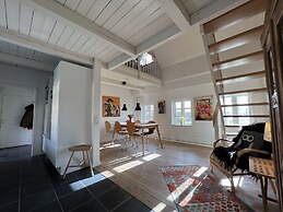 Lake View Apartment
