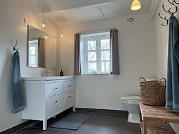 Lake View Apartment