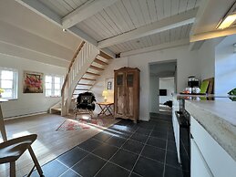 Lake View Apartment