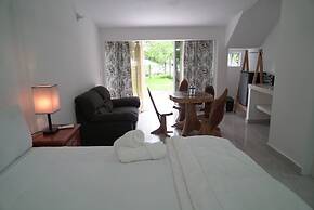 Xulha Hotel Bacalar Lakefront