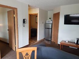 Pines Motel