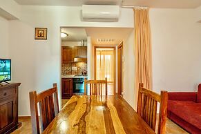 Residence with swimming pool in Sorano