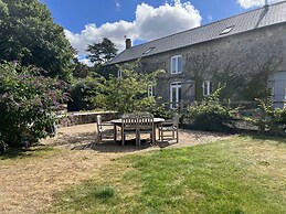 Dishcombe Cottage