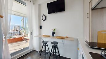A bright and relaxing penthouse