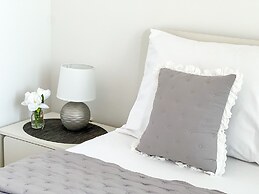 MIRROR apartment